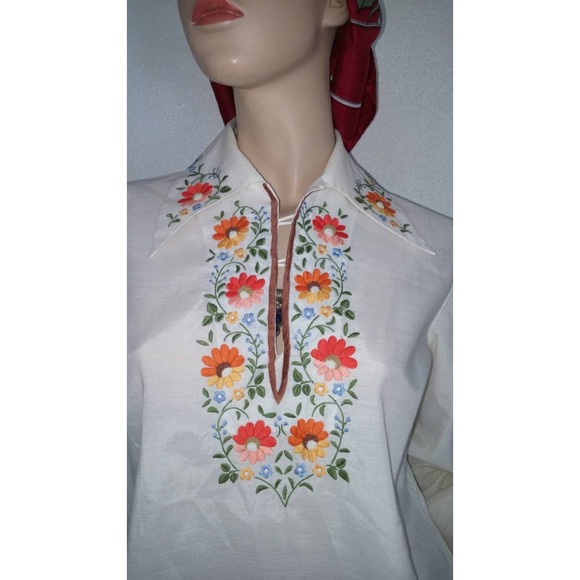 Embroidered Vintage Sweater-Bust 42